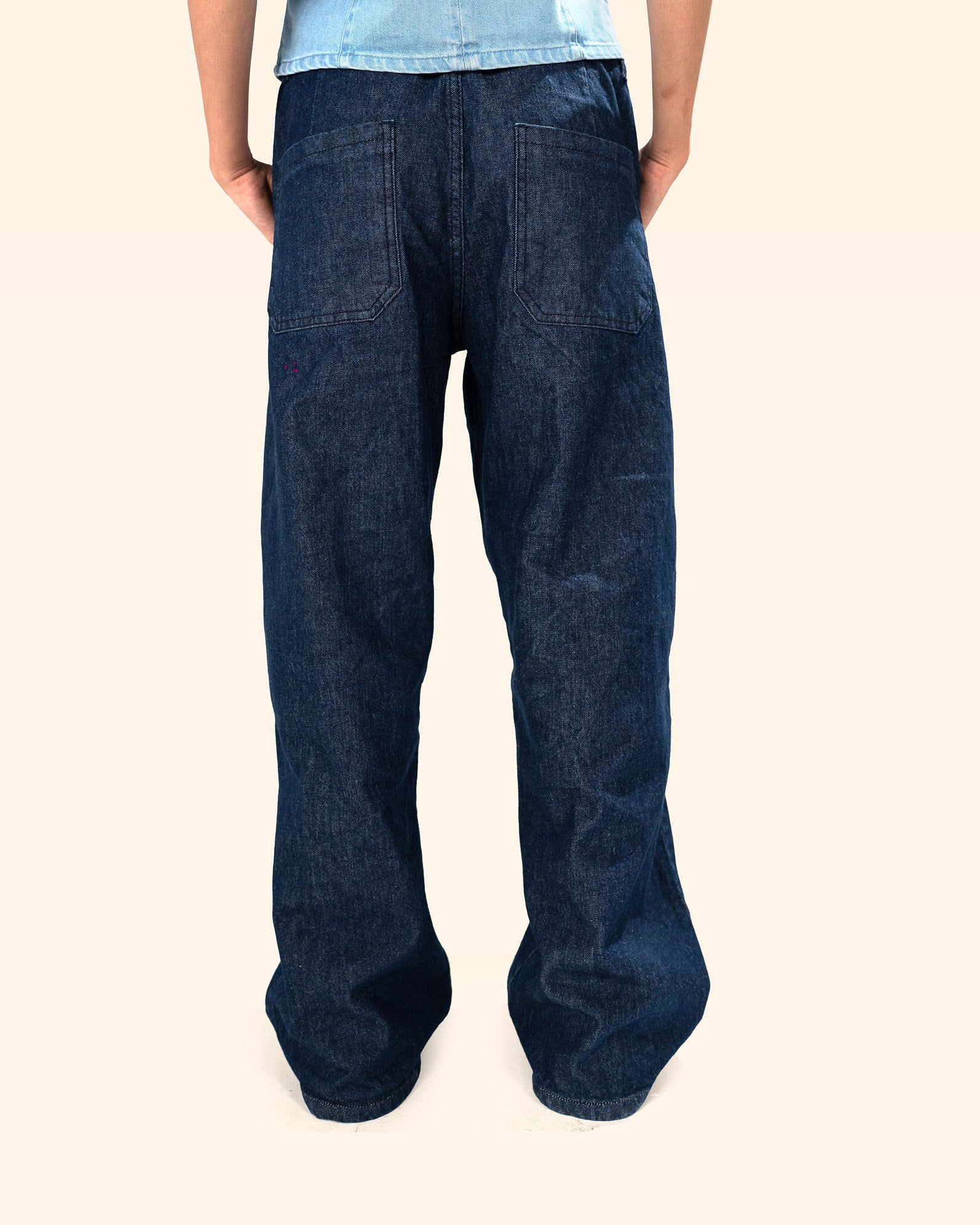 WIDE-LEG LOW-RISE JEANS
